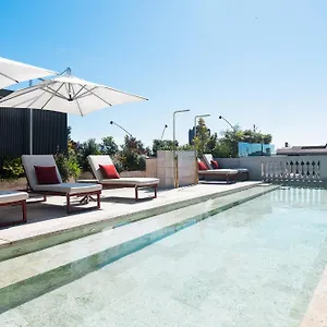 Hotel Almanac *****